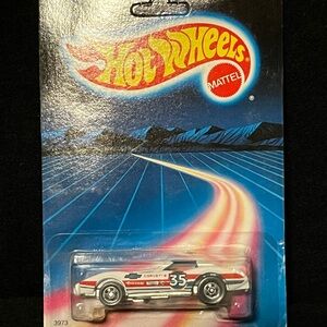 1986 Hot Wheels Corvette Stingray 3973 MOC White 35 w/BW NEW Sealed 80s Toy Car